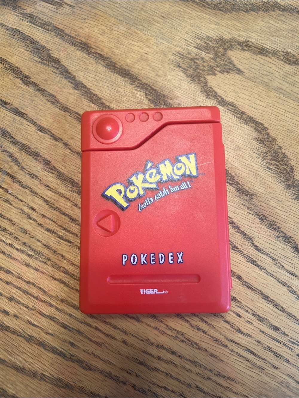 Pokémon Pokedex Handheld Electronic Game - Red